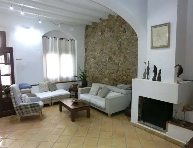 Casa de poble a Canet de Mar: Casa de poble rehabilitada al centre de Canet de Mar